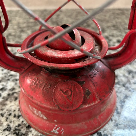 Vintage Red Hanging American Camper Kerosene 12"  Lantern  ARK12 - Picture 8 of 9